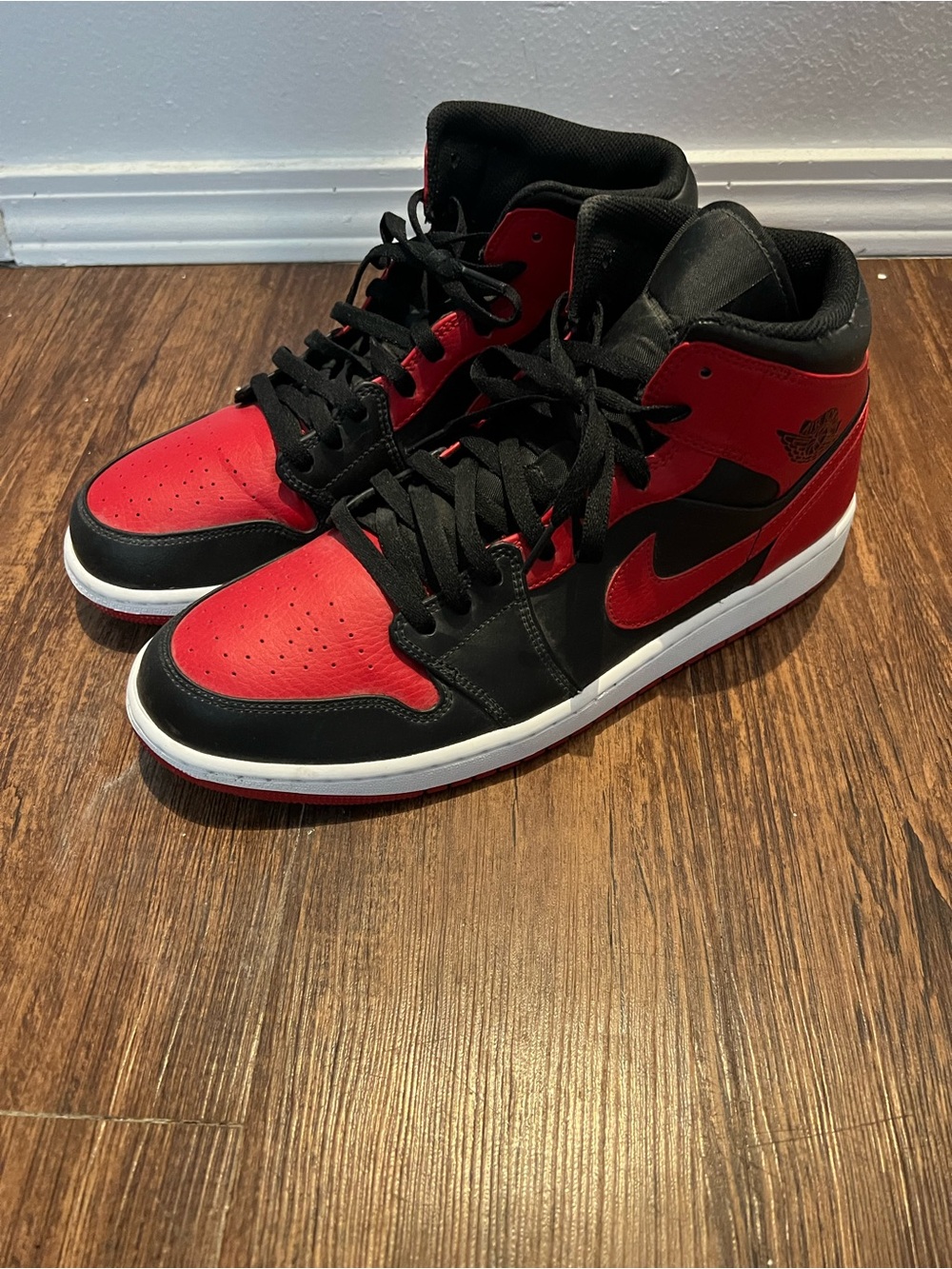Air Jordan 1 Mid Men's Sneakers - Black & Red